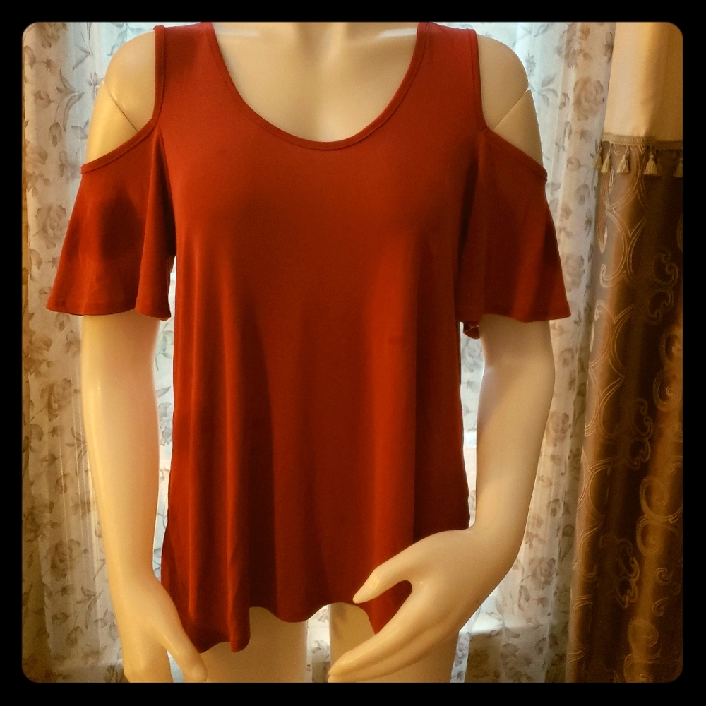 Red Cold shoulder Sz small